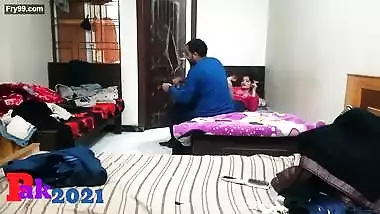 Paki bhabhi Fucking Husband’s Friend While He is at Work