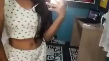 Sexy Desi Girl Record Nude Selfie