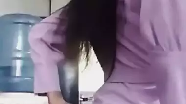 Srilankan girl showing boobs and ass in tuition class