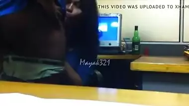 OFFICE MEIN GAAND MARWAI