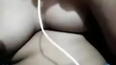 Today Exclusive -cute Desi Girl Shows Her Boobs And Pussy On Vc Part 3