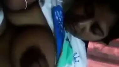 Sweet Desi girl feeding her XXX juicy boobs to her colleague MMS