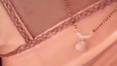 Religious aunt records her blowjob MMS sucking a dick