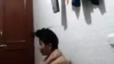 Super Hot Look Desi Girl Bathing