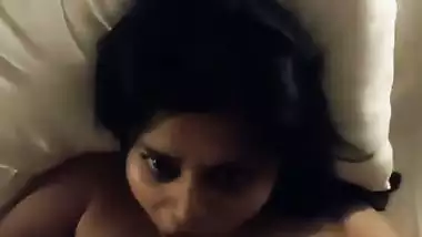 An erotic Indian blowjob of a girl makes her BF cum
