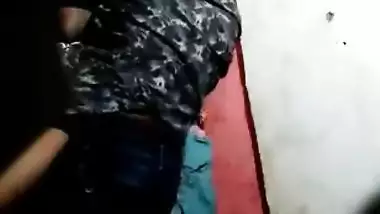 Neighbor comes to Desi slut to have XXX quickie with her on the bed