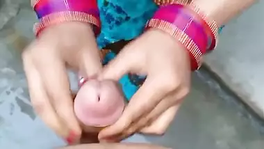 Desi girl wants to take a bath but XXX activity changes her plans