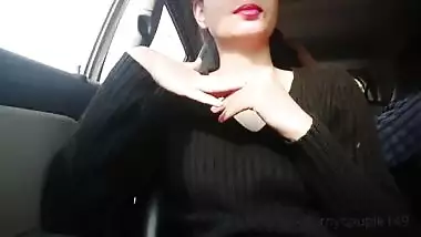 Hot MMS of a sexy girl sucking her lover’s dick in a car
