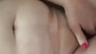 XXX masturbation is supposed to make Desi reach orgasm in MMS video