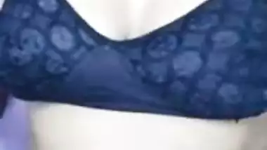 Stripchat young bhabhi showing topless body for money