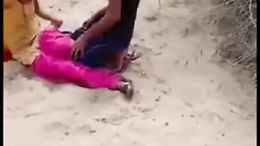 Cheating wife gets outdoor sex, caught red handed and her mms sex