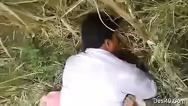 Exclusive- Hot Look Desi Randi Bhabhi Out Door Sex With 2 Customer