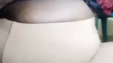 Indian desi aunty hot boobs and licking milk