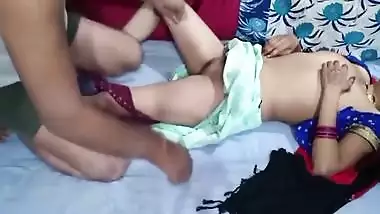 Desi Bhabhi And Desi Aunty - Amma Ki Saree Utar Kar Zabardast Gaand Chodi