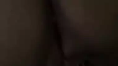 Casada se masturbando com língua no cu