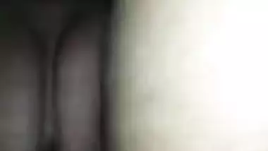 Indian girlfriend's pussy is wet and the guy is keen to film it