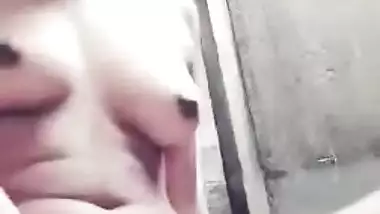 Fingers satisfy hot pussy of naked Desi in MMS homemade XXX video