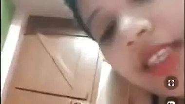 Booby desi XXX village bhabhi showing her naked big boobs MMS