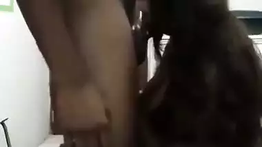 Shri Lankan girl records her blowjob MMS and cum drop