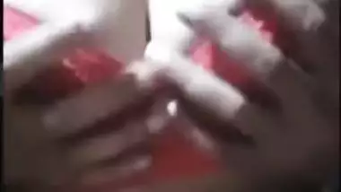 Hot sexy desi XXX girl sucks her friend’s cock in live cam MMS