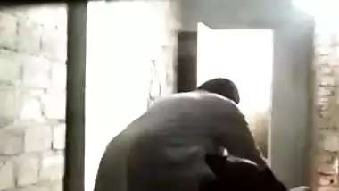 House owner fucks Desi babe and takes XXX video on MMS