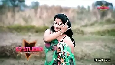 Desi village boudi big boobs photoshoot