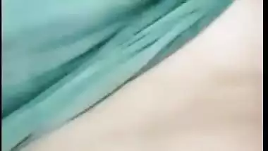 Mast maal boobs show to boyfriend in selfie video