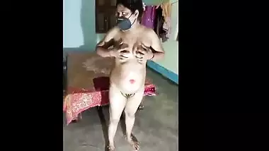 Rima Budi Ne Choot Me Brinjal Dalkar Moot Nikala - Squirting