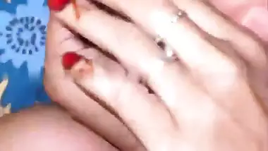 HD sex video of a man fucking a shaved pussy in a hotel