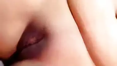 Indian nude girl shows boobs and fingers pussy