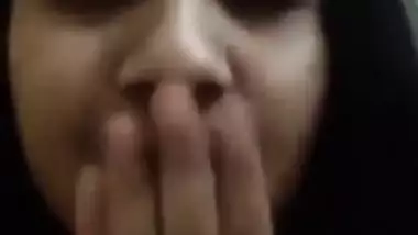 Desi gal records quick sex clip in bathroom that features her XXX tits