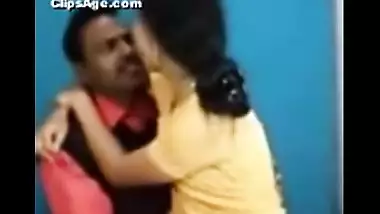 Hot desi escort getting kissed and boobs felt by client MMS