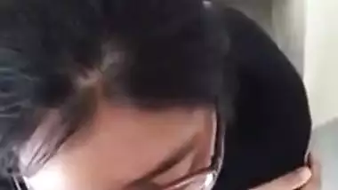 College girl sucking dick of her bf