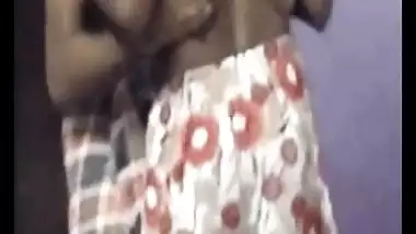 Hot Desi Lactating Babe allwoing Her Boobs to Suck and Squeeze For Money