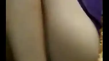 Desimms of a college girl having fun with her friends in their hostel