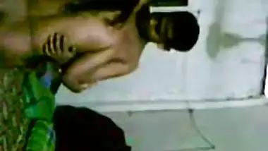 DesiHousew1fe in SareeEnjoysSxWith Hubby’s Frd